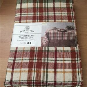 Bee & Willow Fabric tablecloth NWT